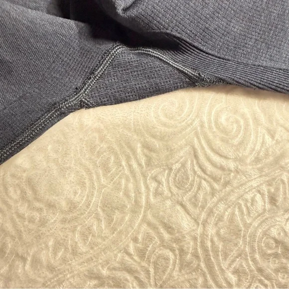 Lululemon Gray Cropped Leggings Size 6 - Picture 6 of 6